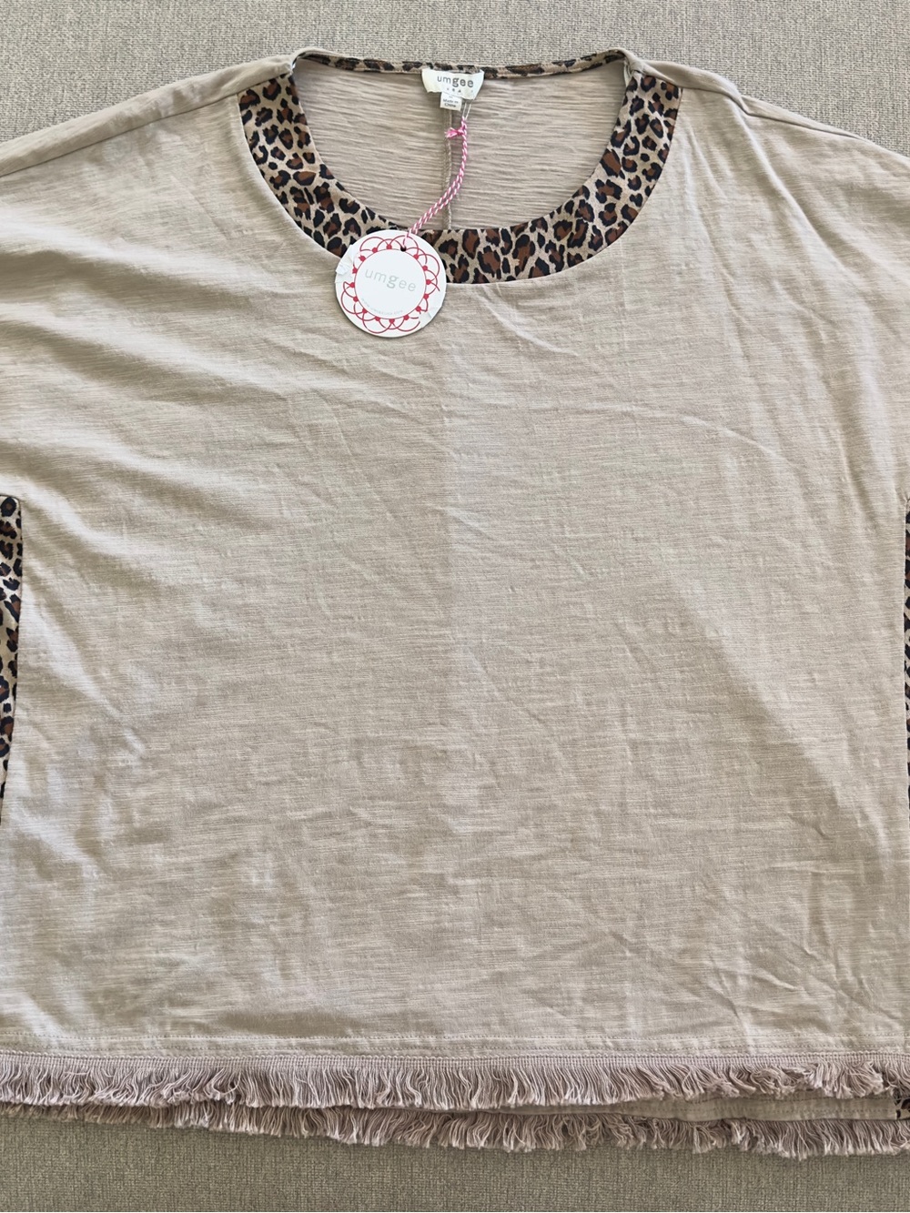 Umgee Taupe Short-Sleeve Top with Leopard Trim and Fringe Hem size Medium